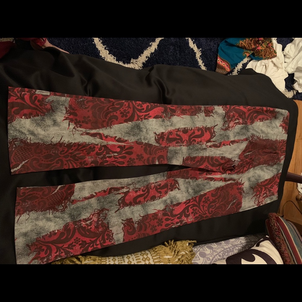 Read floral Jeans